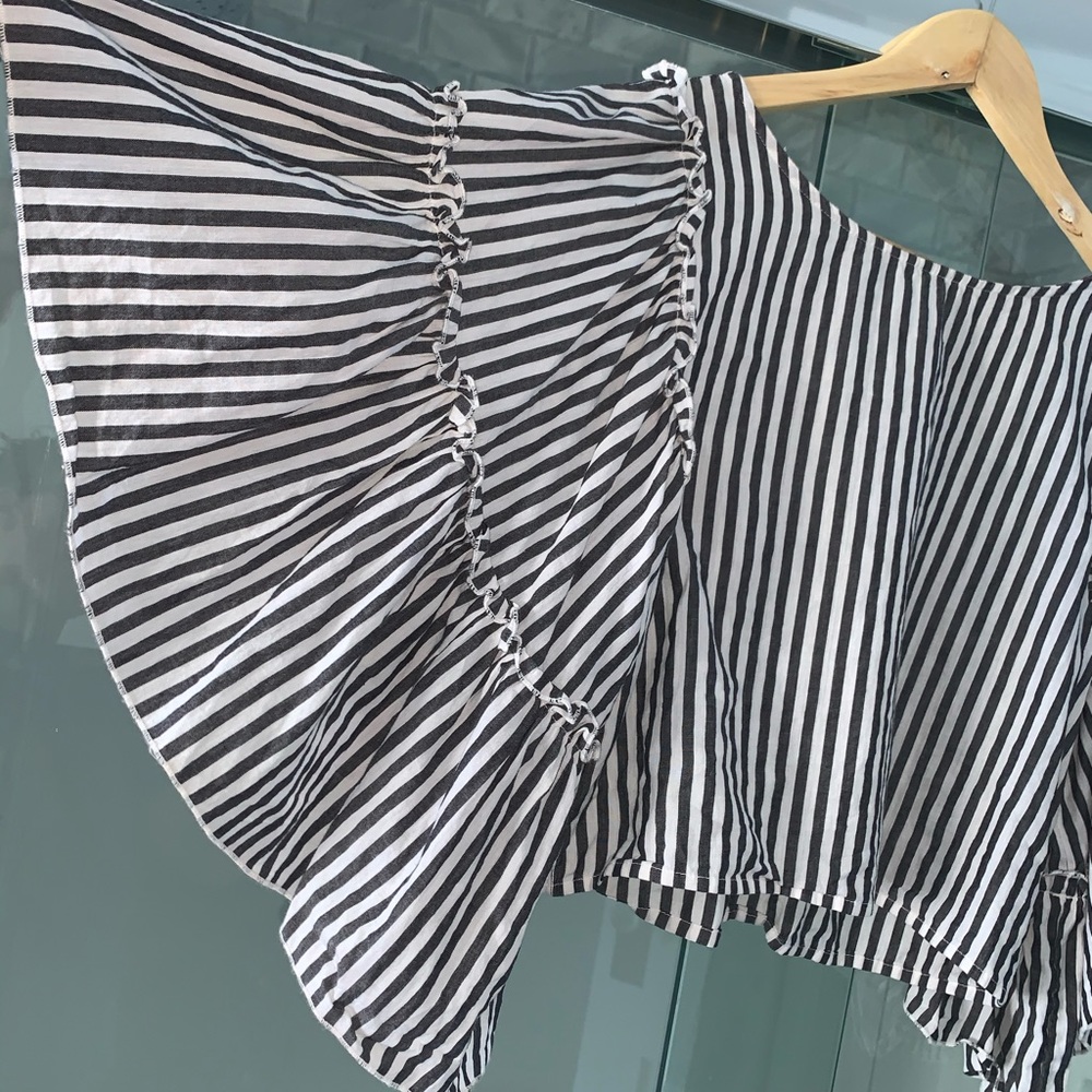 NWOT Striped Top - Picture 3 of 4